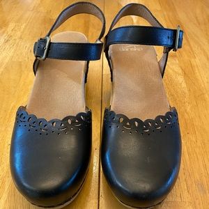 Ladies Dansko size 40